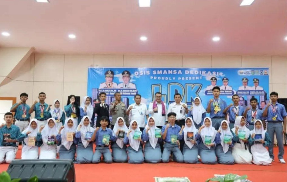 Hadir Sebagai Narasumber, Wako Alfin Beri Motivasi Kepemimpinan Para Siswa SMA 1 Sungai Penuh