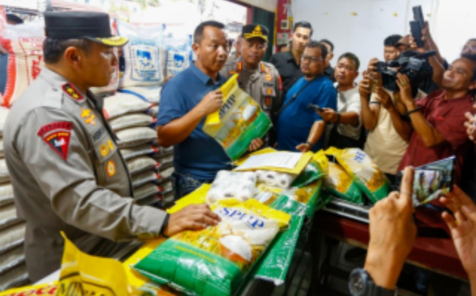 Modus Curang Cari Keuntungan, Pengeplos Beras Pekanbaru Akhir Dicokok Polisi