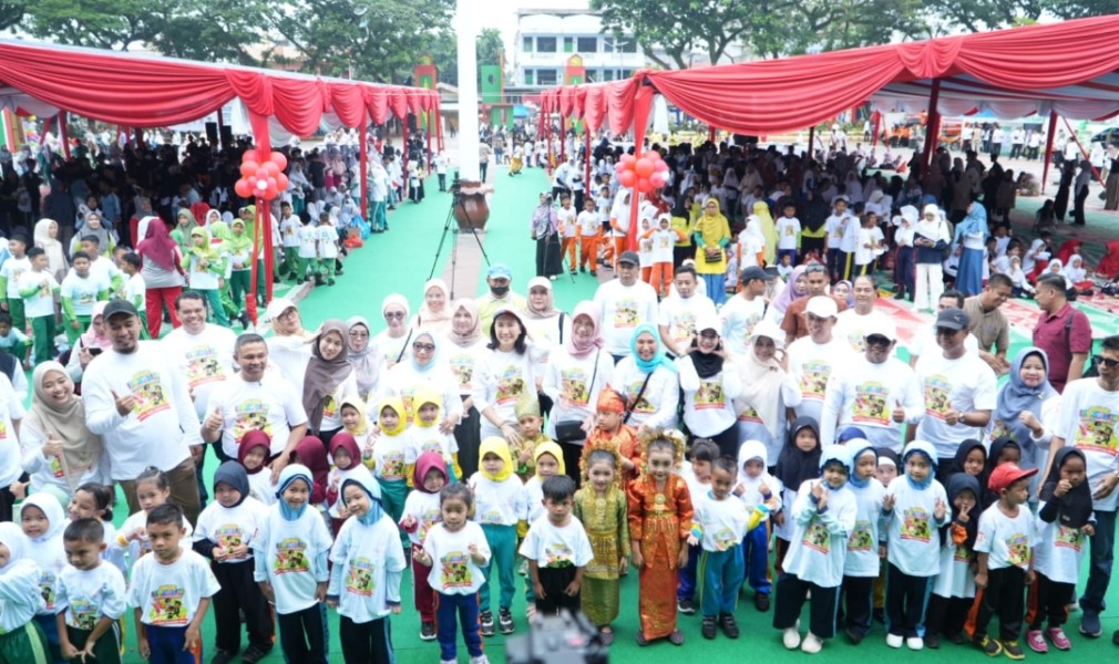 Bupati Pelalawan Hadiri Puncak Peringatan HAN 2025 di Rengat