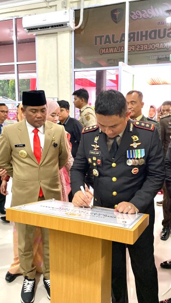 Hadiri Upacara Hari Bhayangkara ke-79, Ini Harapan Bupati Pelalawan