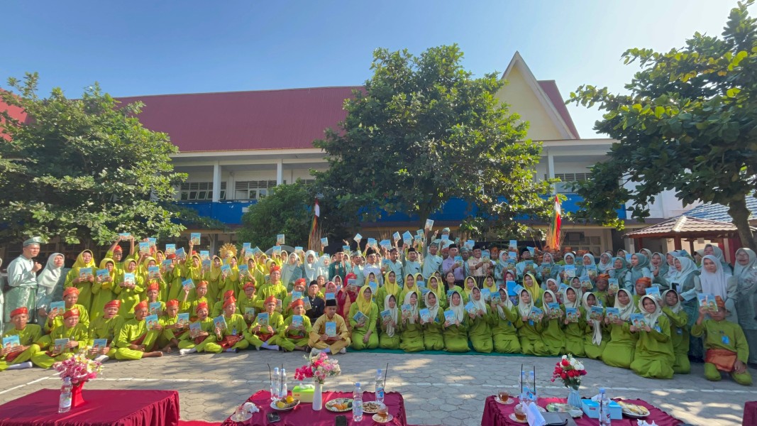 Inovasi Dari Sekolah: Buku Antologi Pantun Warnai Dunia Pendidikan Pelalawan