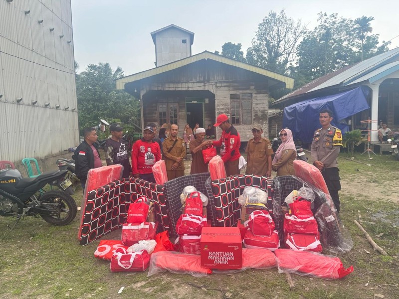 Abrasi di Desa Ransang, Bupati Pelalawan Instruksikan Diskessos Beri Bantuan ke Korban